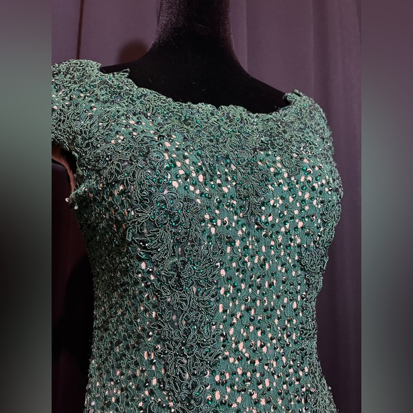 LARA Lace & Beaded Emerald Evening Gown NEW - Picture 4 of 16